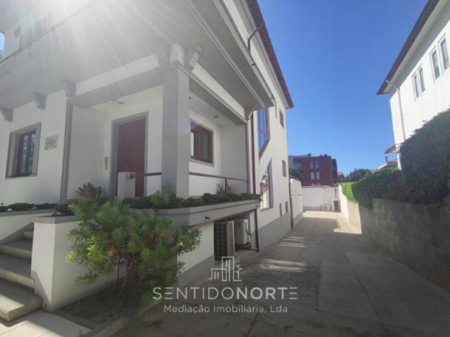 Oficinas Porto Porto ES100326465