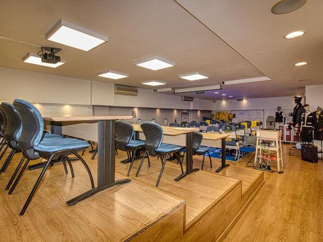 Ofrecemos a la venta un magnífico Local en el centro de Sant. 156m² Santa Cruz de Tenerife