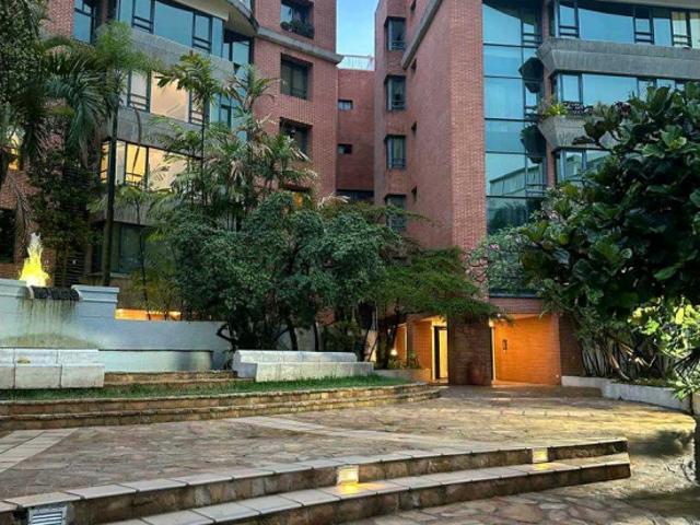 OFREZCO EN VENTA / ALQUILER APARTAMENTO EN PLANTA BAJA EN LAS MERCEDES