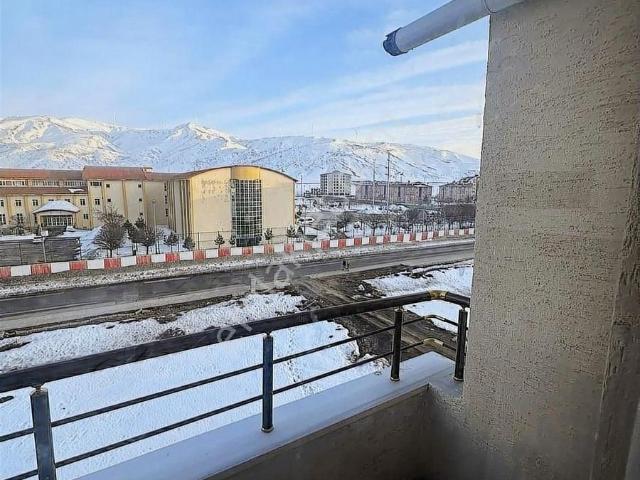 Çok Acil Satılık 1+1 Balkonlu Kombili Arakatta Daire