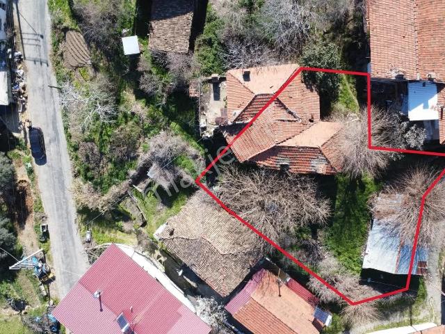 Şok Fiyata Efelerde 509 M² Avlulu Kargir Ev Ve Arsası