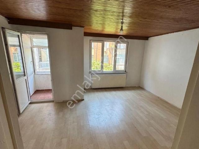 Okmeydanı Dörtyolda 1+1 Kiralık Daire