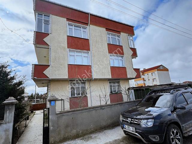 Okullar Bölgesi Komple Satılık Bodrumlu İskanlı 3 Katlı Bina