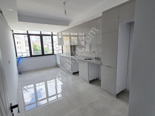 Okullar Bölgesinde 120 M² Sıfır 2+1