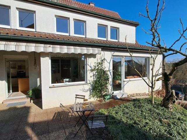 Ohne Makler Großzügiges EFH mit großem Garten am Feldrand