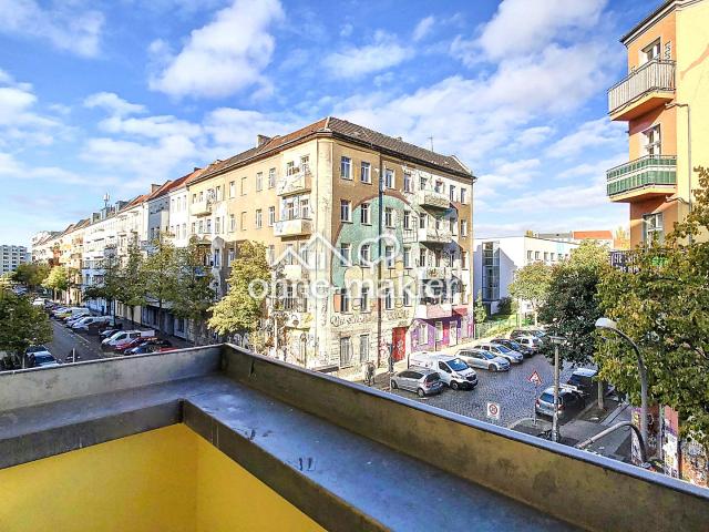 OHNE PROVISION: Charmantes Kiezpartment im Altbau mit Balkon, Wintergarten und Stuck