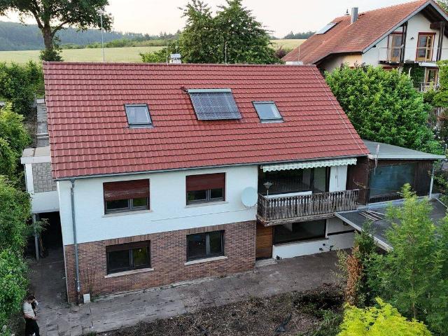 OHNE PROVISION* Großzügiges Zweifamilienhaus inkl. ELW & 256m² Wohnfl 3x Garagen, Terrasse, 2x Balkone & Garten