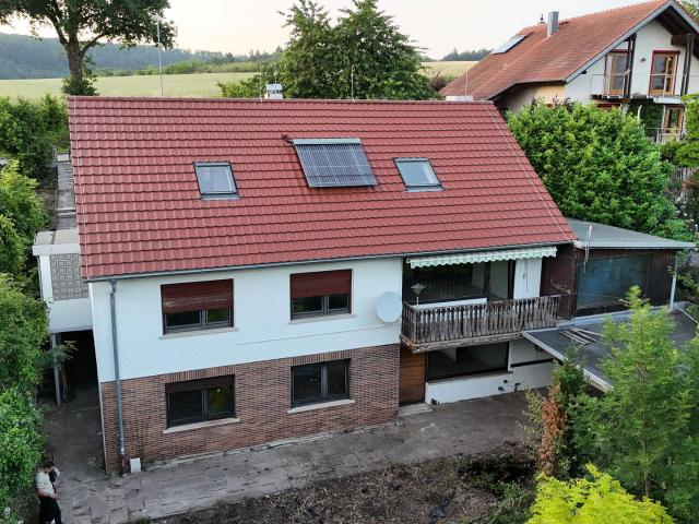 OHNE PROVISION* Großzügiges Zweifamilienhaus inkl. ELW & 256m² Wohnfl 3x Garagen, 2x Balkone
