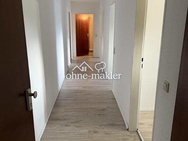 Ohne Provision*Freie Wohnung im Erdgeschoss, 4 Zimmer, Garage, Keller und, und. und