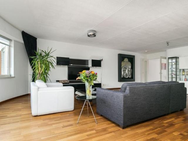Oosterweezenstraat 327