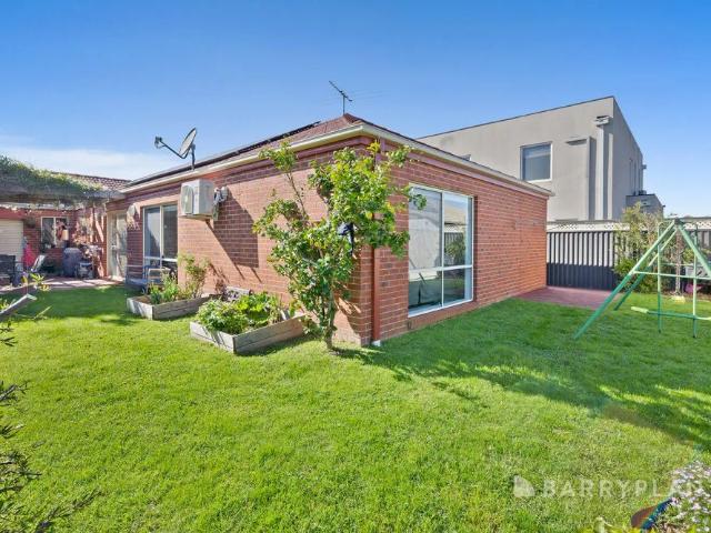 “Oozing Street Appeal in the Heart of Lakeside”