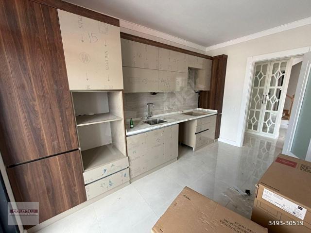 ÇÖLOĞLUNDAN DİKMEN MERKEZDE ARA KAT 2+1 MANZARALI LÜX YENİ BİNA
