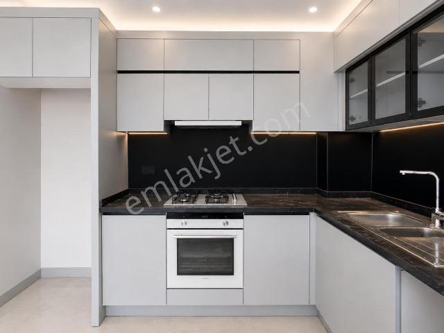 Ola'dan Sahile Komşu, Kullanışlı Ve Aydınlık Sıfır 2+1 Daire