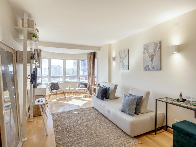 OLAIAS MODERN W/ GARAGE by Homing