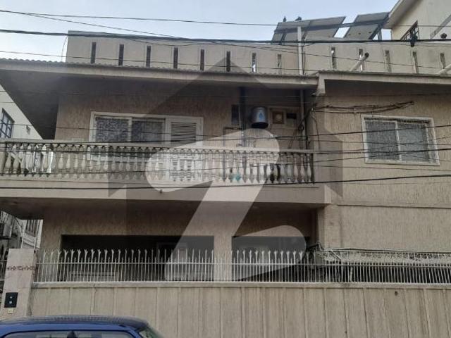Old bungalow available for sale at bahadurabad