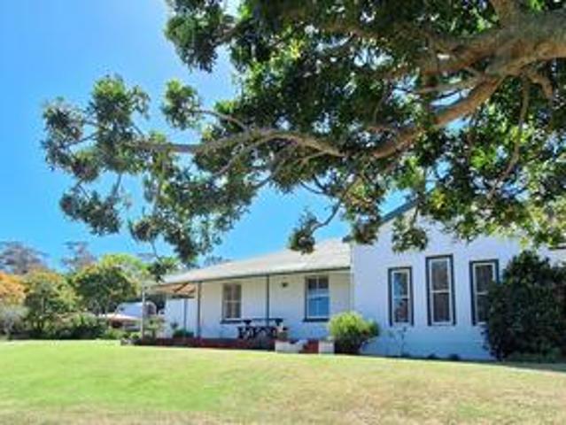 old world 3 bedroom home for sale.