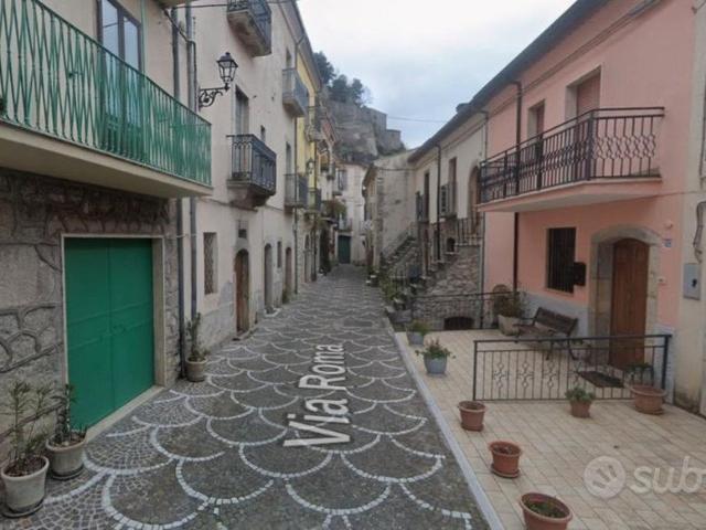 Olevano romano bilocale arredato con balcone