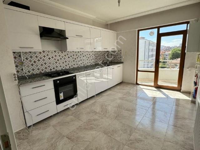 Olgunlar'da Satılık 3+1 Arakat Lüx Daire.