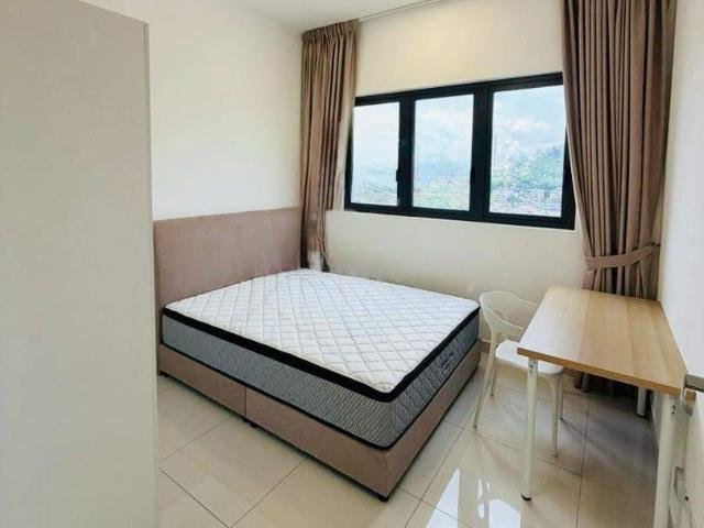 Olive Hill: Master Room, Own Bathroom, AC Fan, SK One Residence near MRT
