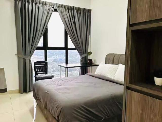 Olive Hill: Condo A/C Room, Car Driving at Bukit Serdang, Seri Kembangan