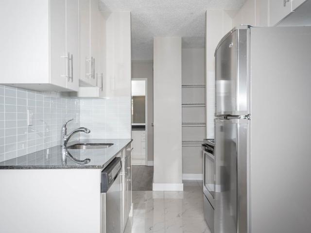 Oliver Tower 1 Bedroom Apartment for Rent at 12225 Stony Plain Rd Nw, Edmonton, AB T5N 2C2 Oliver