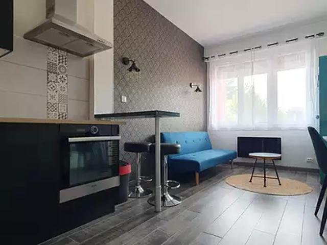 Olivet 45160 Location appartement 1 pièce t1 au dernier étage parking