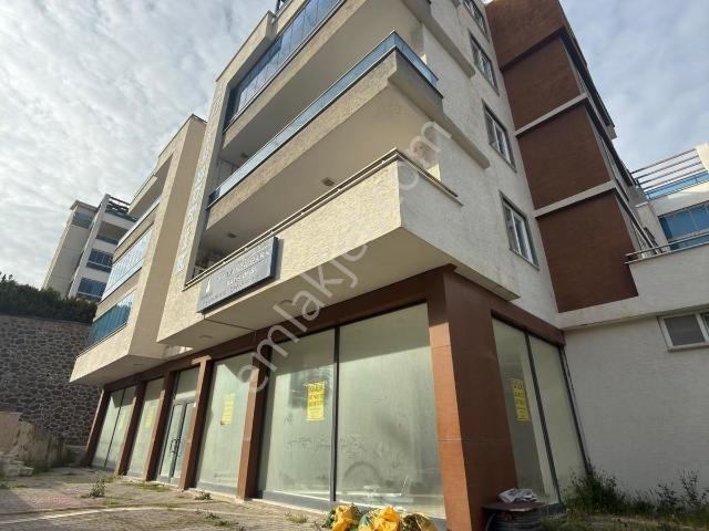 Olivium'dan Halitpaşa Mh'de Kiralık İki Adet Dükkan