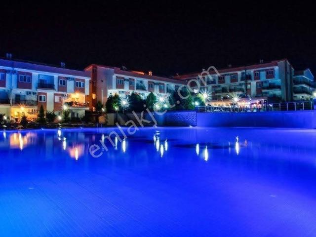 Olimpik Havuzlu Lüks Sitede 3+1 2 Banyo 2 Başkon Satılık Daire