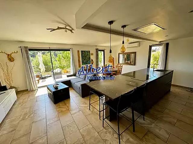 Ollioules 83190 Achat / Vente maison 4 pièces t4 au dernier étage terrasse