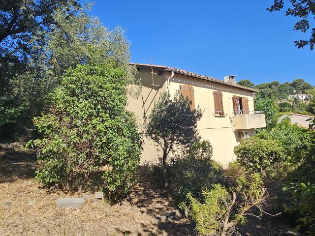 ollioules, au calme absolu maison type 4 sur parcelle de 657 m2