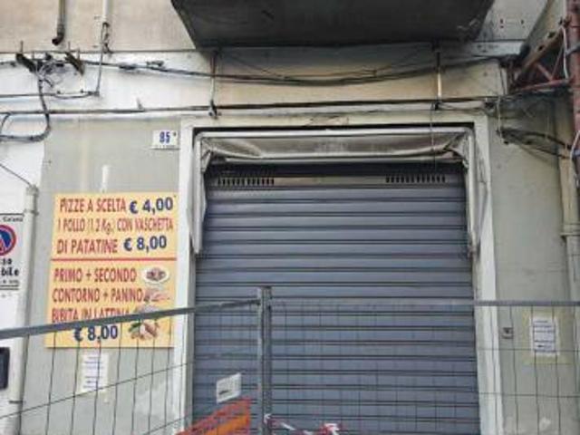 Oltre 3 vetrine in affitto a Catania