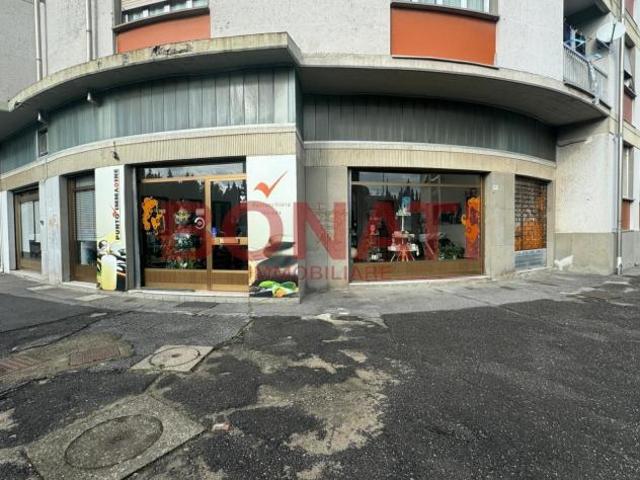 Oltre 3 vetrine in vendita a La Spezia