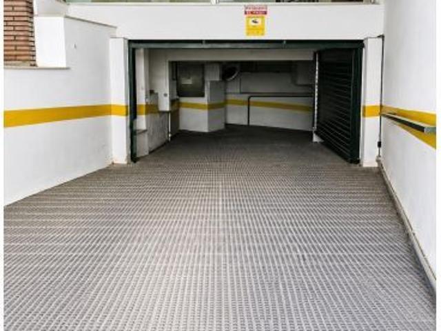 ? ¡OLVÍDATE DE DAR VUELTAS BUSCANDO APARCAMIENTO! ?