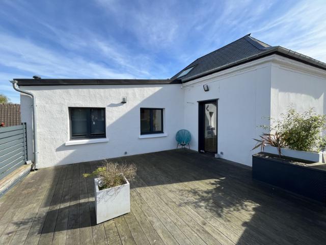 OM 800 825 IMMEUBLE ENTIEREMENT RENOVE NOYELLES SUR MER