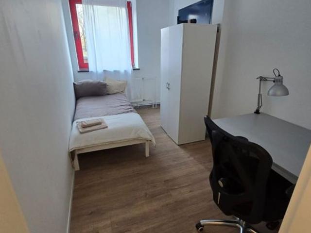 Om Tower 2 Bedroom 50 Sq. Yd. Apartment in Dlf City Phase 3 Gurgaon Listing ID: #9996