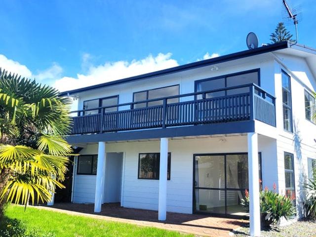 omokoroa, 5 bedrooms