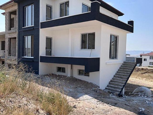 ÖMER OKHAN GAYRİMENKUL'DEN SATILIK VİLLA