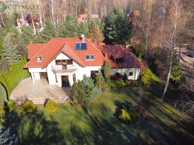 Łomianki, Dziekanów Polski, 310 m2
