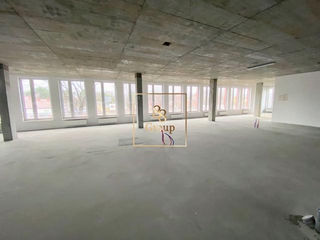 Łomianki, 300 m2