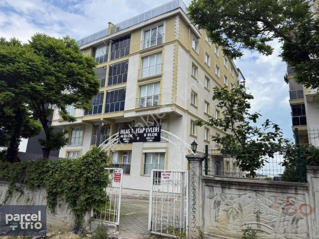 Ömürevleri Tramvaya Yakın Site İçi 2+1 Salon Mutfak Ayrı Kiralık