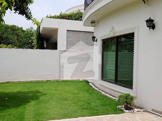 On 70 Feet Road 1 Kanal Top Location Double Unit Bungalow Is Available In The Best Block Of DHA Lahore