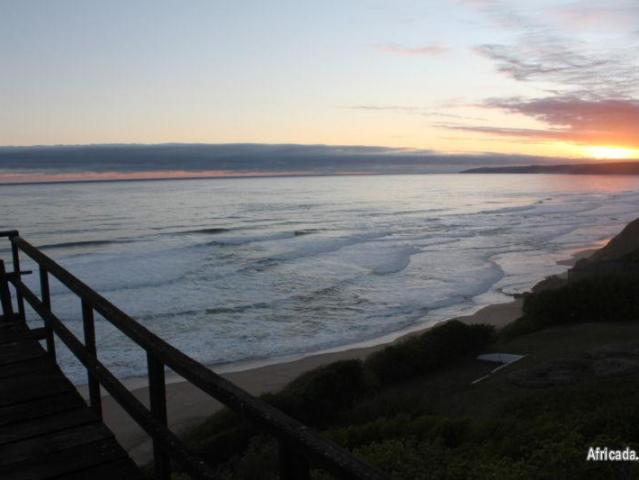 On the beach in Wilderness long term furnished one bedroom apar
