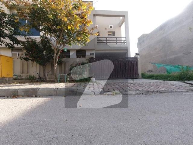 M block 5 marla Double story slightly used house with attached baths available for sale at investor price