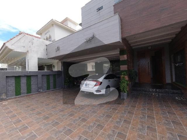 On Excellent Location 20 Marla House In Bahria Town Phase 8 Block P