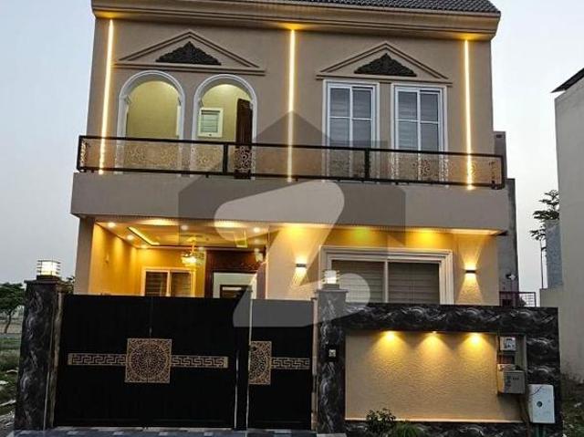On Excellent Location 5 Marla House For sale In Gujranwala Royal Palm City Block G