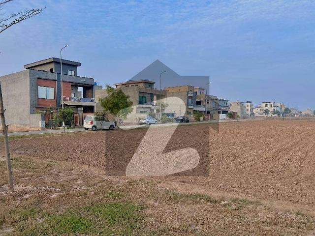 On Excellent Location 5 Marla Residential Plot In Park View City For Sale At Good Location