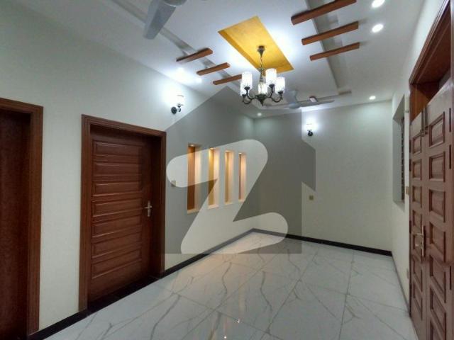 On Excellent Location House For Sale Peshawar Road
