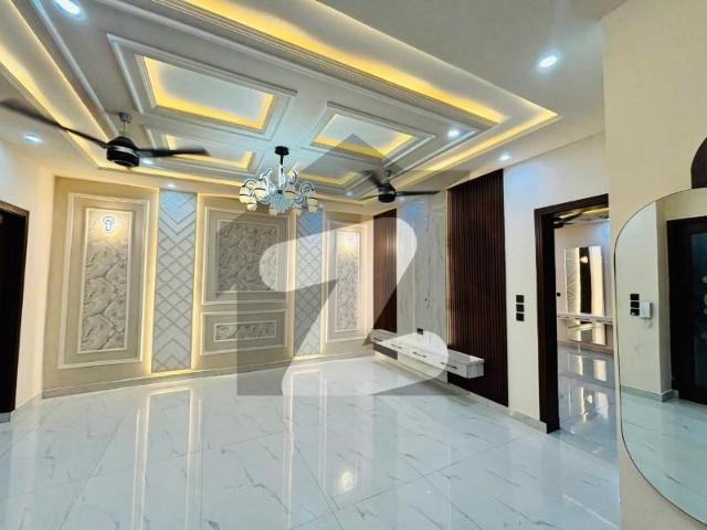 On Excellent Location House Of 10 Marla Available For sale In Citi Housing Society