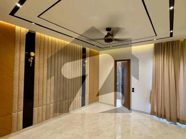 On Excellent Location House Of 10 Marla In Citi Housing Society For sale Citi Housing Society