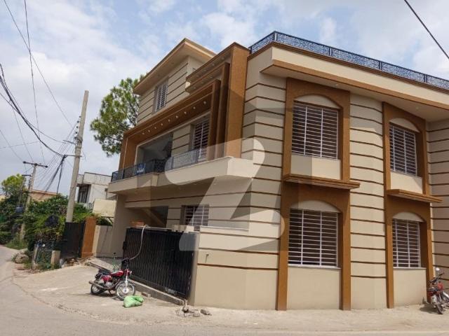 On Excellent Location House Of 8 Marla Is Available For Sale In Airport Housing On Main Society Sector 1. On Roof Airport Housing Society Sector 4